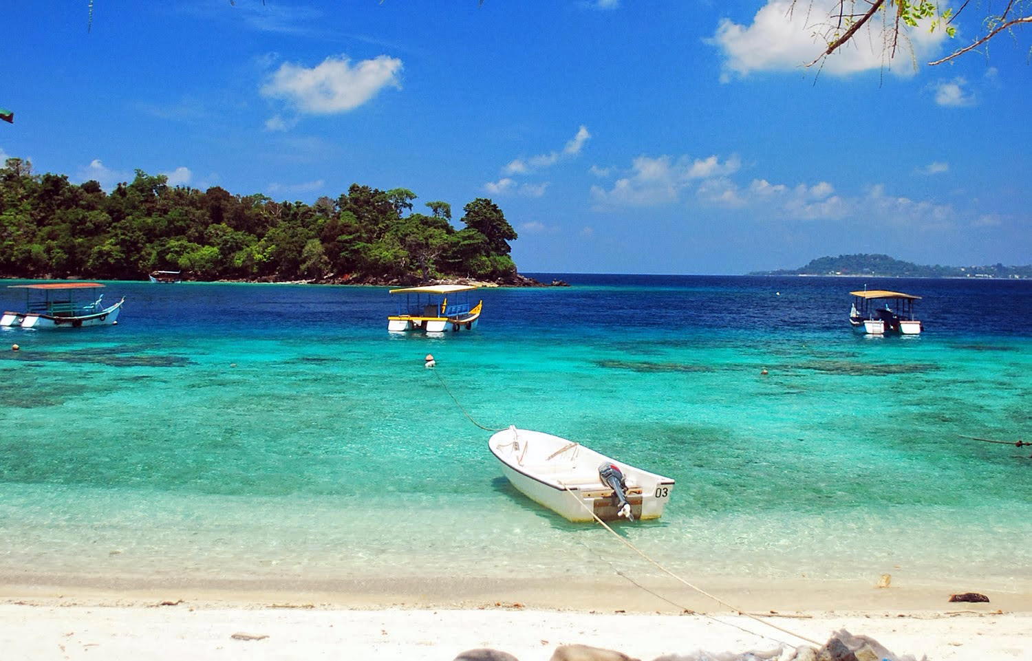 Surga Tersembunyi Pantai Iboih