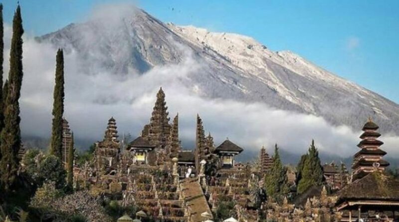 Keindahan Alam Gunung Agung Sebagai Pendakian