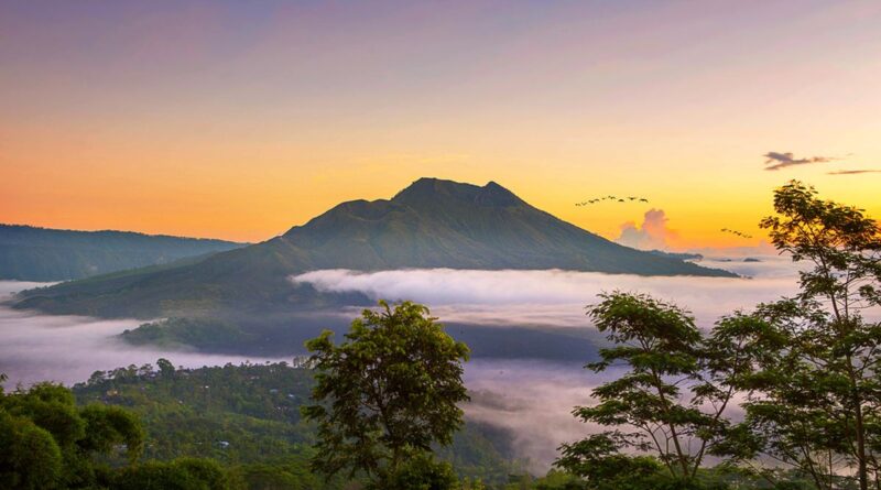 Keindahan dan Keunikan Gunung Batur