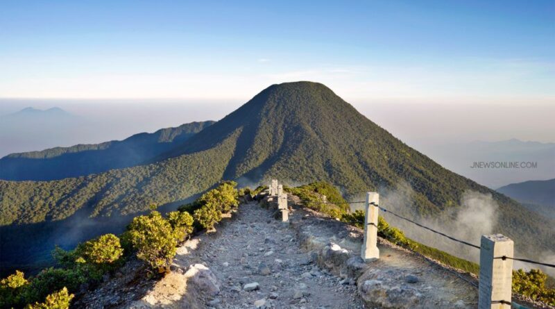 Gunung Gede Cocok untuk Pendaki Pemula