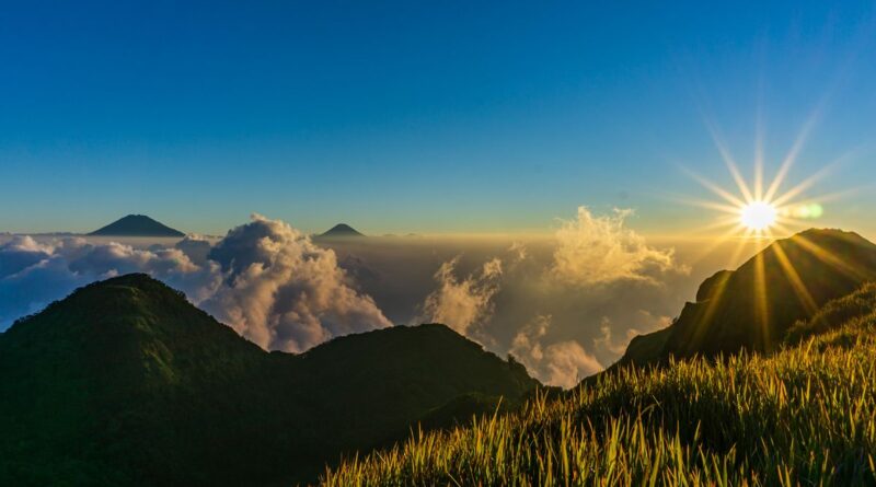 Keindahan Gunung Ungaran yang Menyimpan Kisah Mencekam