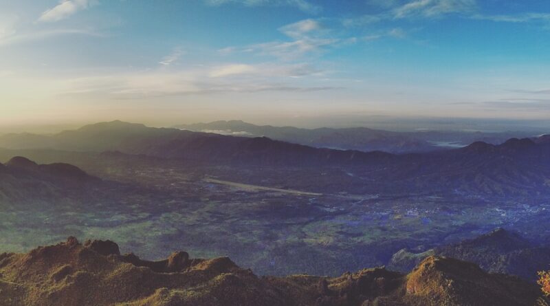 Keindahan dan Tantangan Gunung Burni Telong